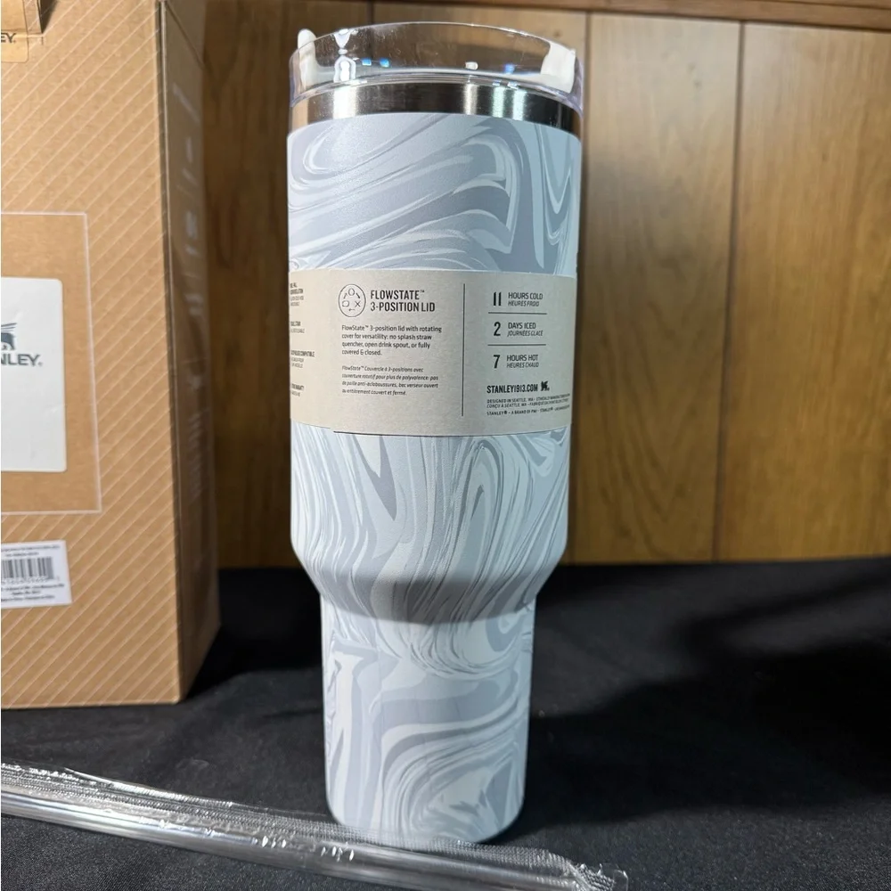 Stanley Marble White Quencher 40 oz Tumbler NEW - Picture 4 of 7
